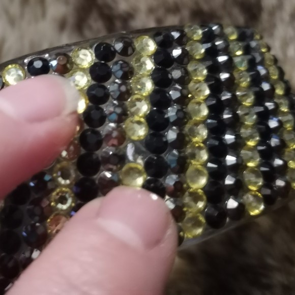 VTG Rhinestone Covered Lucite Bangle Square Bracelet Sparkles Glitter Glam - Picture 6 of 6
